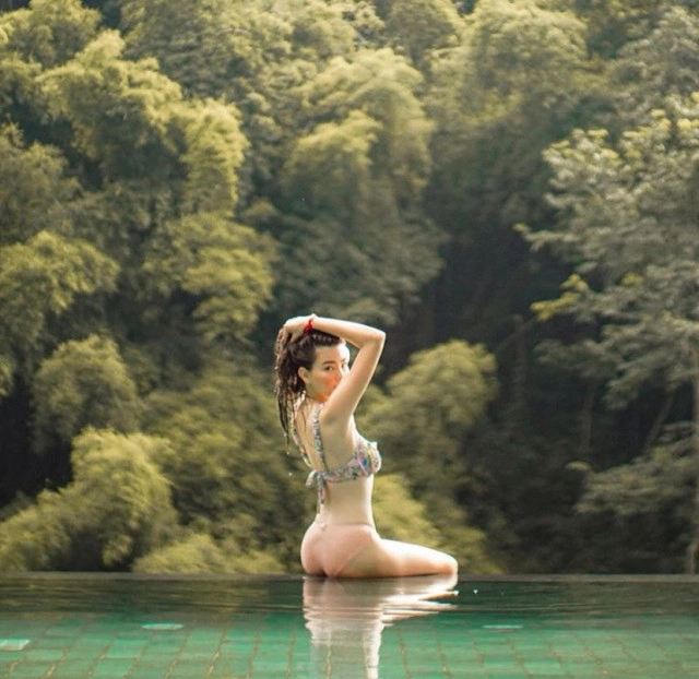 "ดิว อริสรา" โพสต์ชุดว่ายน้ำรัวๆเด็ดจัด!!เล็กพริกขี้หนู