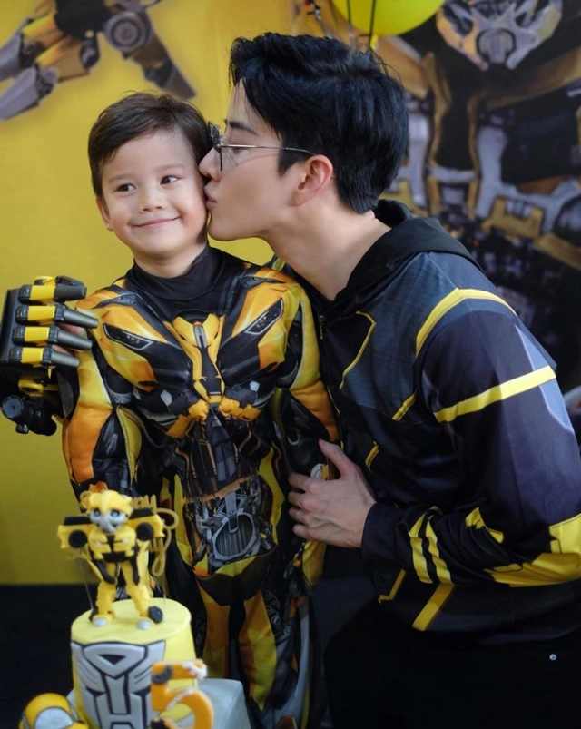 เปิดตัวเลขค่าเลี้ยงดู "ไมค์ พิรัชต์" ส่งให้ลูกชาย สูงลิบ 1.7 ล้านต่อปี