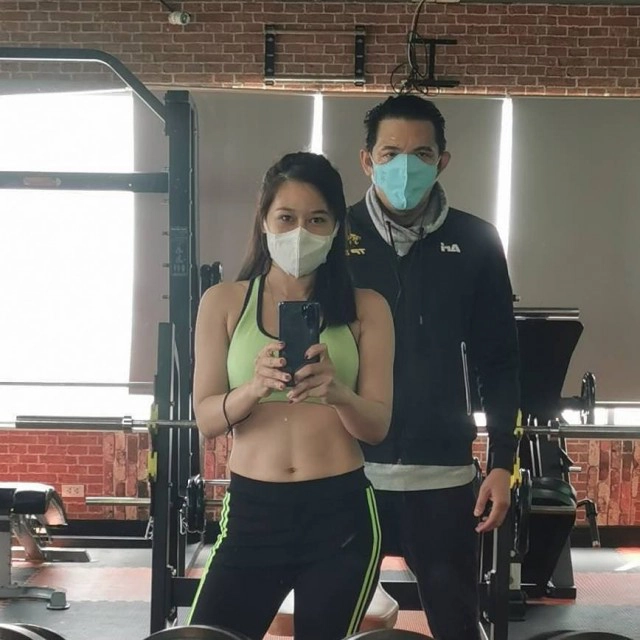 "ติ๊ก" ไลฟ์สดร้องไห้ถึง "หนุ่ม ศรราม" หนูไม่ได้ฆ่าใครตาย ทำไมพี่ให้อภัยไม่ได้