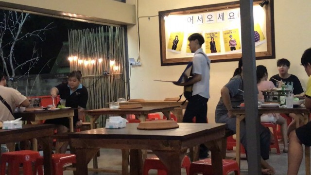 เด็กอาชีวะขายหวยหาเงินช่วยครอบครัว