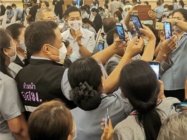 "อนุทิน" ยันดีเดย์ 21 ก.ย.จ่ายเงิน อสม.หมอประจำบ้าน