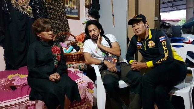 สองพี่น้องพระเอกนักบุญแวะช่วยเหลือ ศิลปินแผ่นเสียงทองคำ