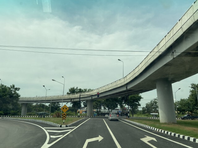 คนขอนแก่นให้เต็ม 100 ไฟแดงอัจฉริยะแยกสนามบิน