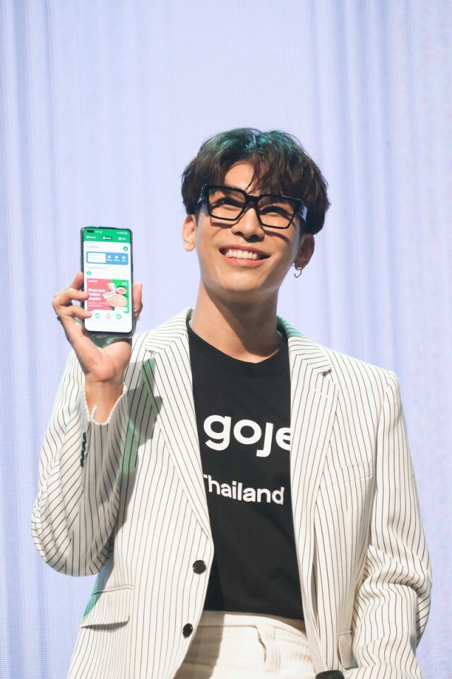 มิว-กลัฟ'ปัดรับงานคู่สยบบ้านแตก ชี้รักกันเหมือนเดิม