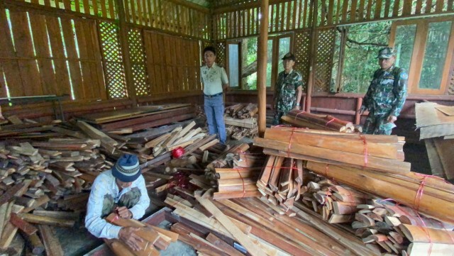 นายทุนรีสอร์ทดังยอมถอย รื้อ "กระท่อมริมธาร" รุกที่อุทยานฯ