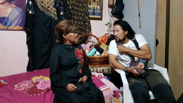 สองพี่น้องพระเอกนักบุญแวะช่วยเหลือ ศิลปินแผ่นเสียงทองคำ