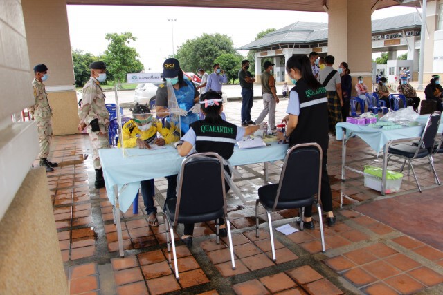 รถบรรทุกสินค้าตกค้างหน้าด่านไทย-เมียนมา เพียบ