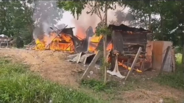 ไฟไหม้บ้านวอด - 3ย่าหลานไร้ที่อยู่อาศัย