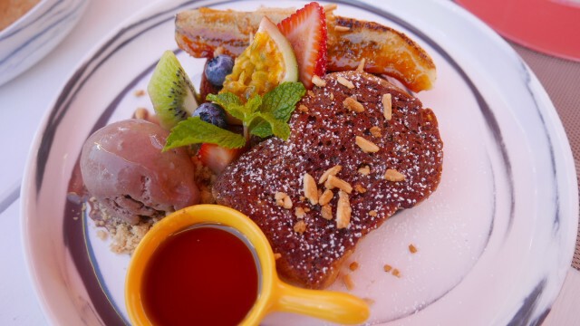 พาไปกินเที่ยวที่ ZBeach ชายหาดสีส้ม @ The Zign Hotel