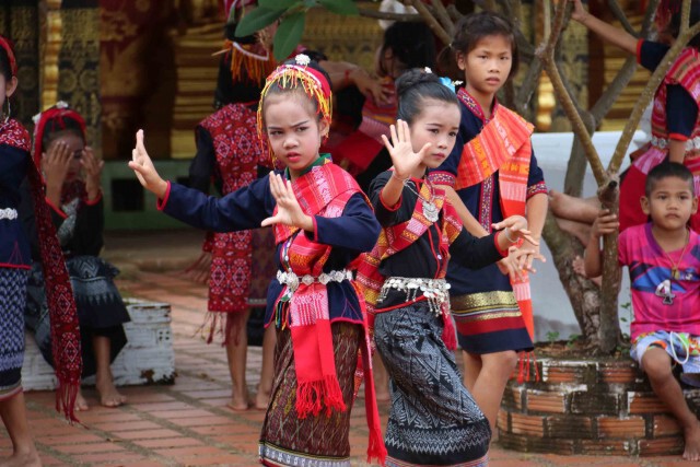 ผ่อนปรนโควิด เที่ยวคึกคัก ชมความงามวัดวังคำ