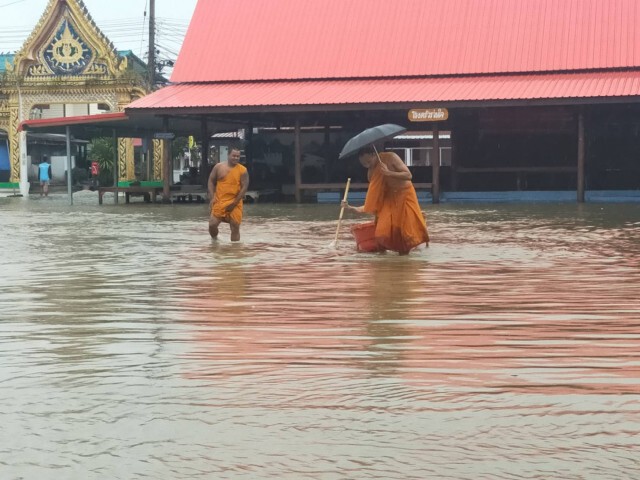 น้ำป่าหลากท่วม 7 หมู่บ้าน อ.สระโบสถ์ จมบาดาล
