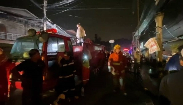 "ไฟไหม้" ชุมชนย่านดอนเมือง เผาวอด 50 หลัง