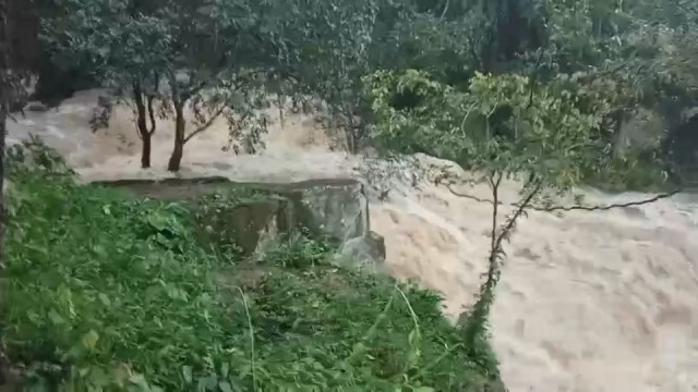 ปิด "เขาใหญ่" ชั่วคราว หลังน้ำป่าทะลัก