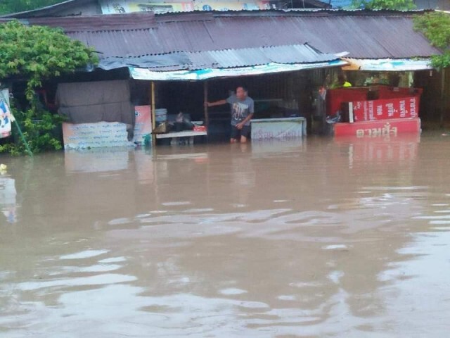 "โนอึล"ถล่มโคราช 30 หลังคาไม่รอด