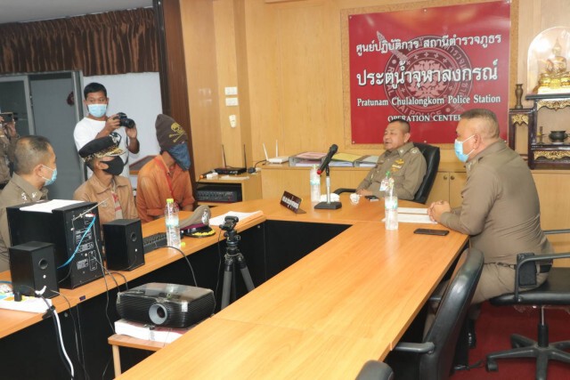 2 คนร้ายปาระเบิดควันโร่เข้ามอบตัว ปัดเอี่ยวแก๊งเงินกู้