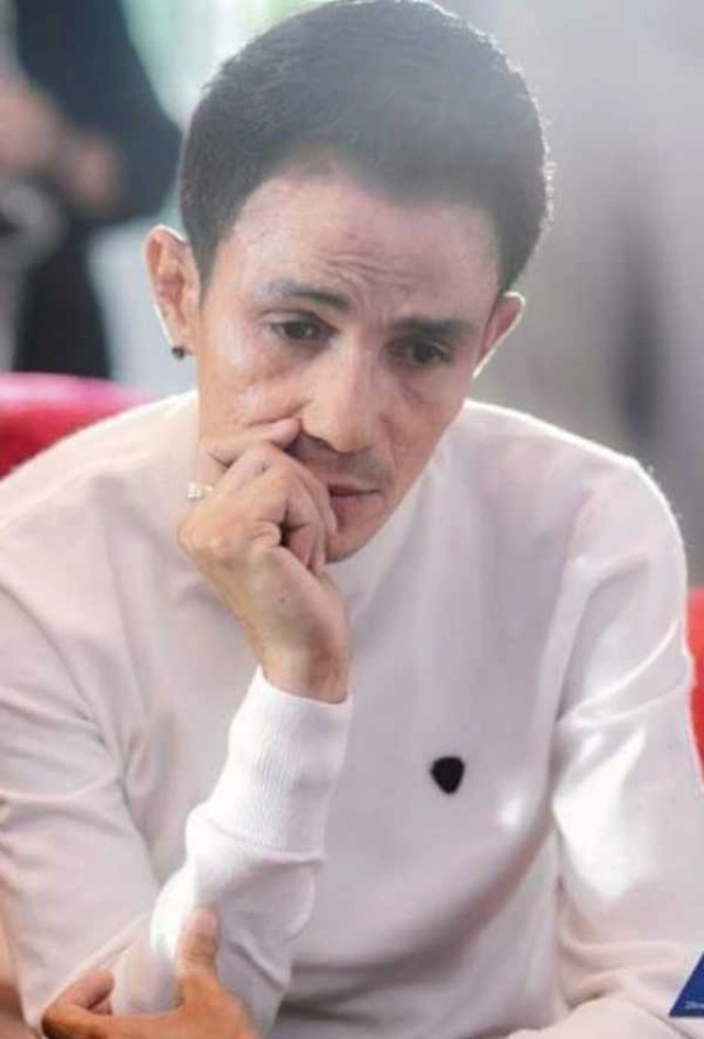 เปิดประวัติ "โรเบิร์ต สายควัน" จากตัวโจ๊กลิเกสู่ซุปตาร์ตลกชื่อดังแห่งโลกโซเชียล