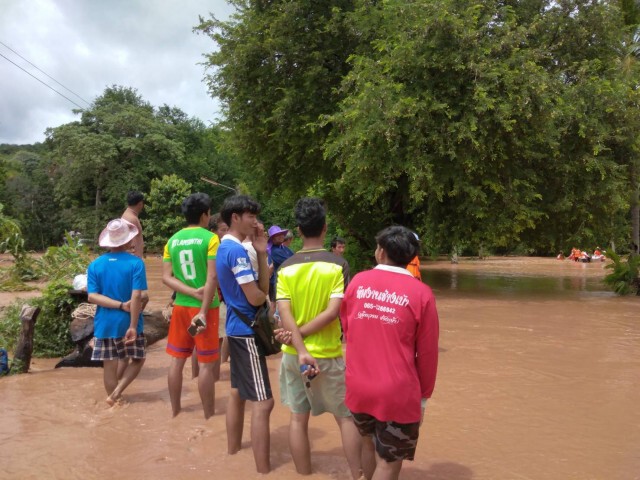 3หมู่บ้านอ่วม  ระดมส่งข้าวส่งน้ำ เตรียมฟื้นฟู