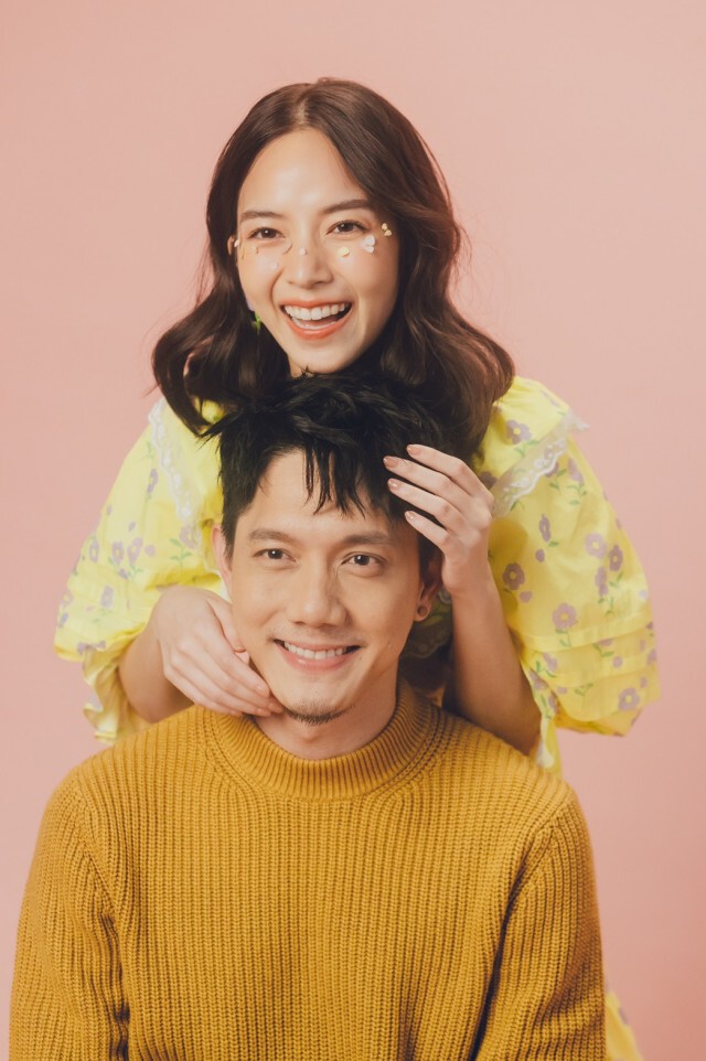 "ปั๊บ - ใบเตย" ควงแขนแถลงข่าวก่อนวันวิวาห์เผยยังไม่รีบมีลูกขอปล่อยตามธรรมชาติ