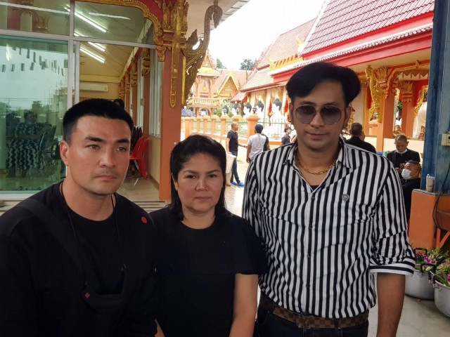 ศิลปินตลกอาลัยรดน้ำศพ "โรเบิร์ต สายควัน" เผย ปัญหาครอบครัวทำตายตาไม่หลับ