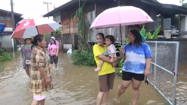 น้ำป่าทะลักท่วมเมืองแพร่เช้ามืด