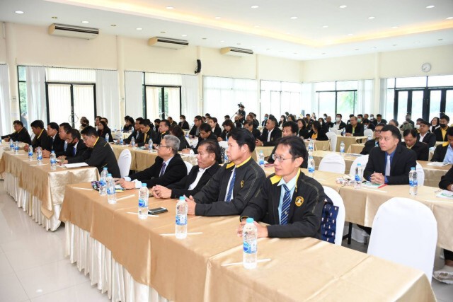 "รมช.ประภัตร" กำชับการผลิตเมล็ดพันธุ์ ต้องเพียงพอต่อเกษตรกร