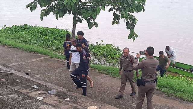 ช่วยไว้ทัน!หนุ่มกระโดดสะพานแม่น้ำปิง หวังฆ่าตัวตาย