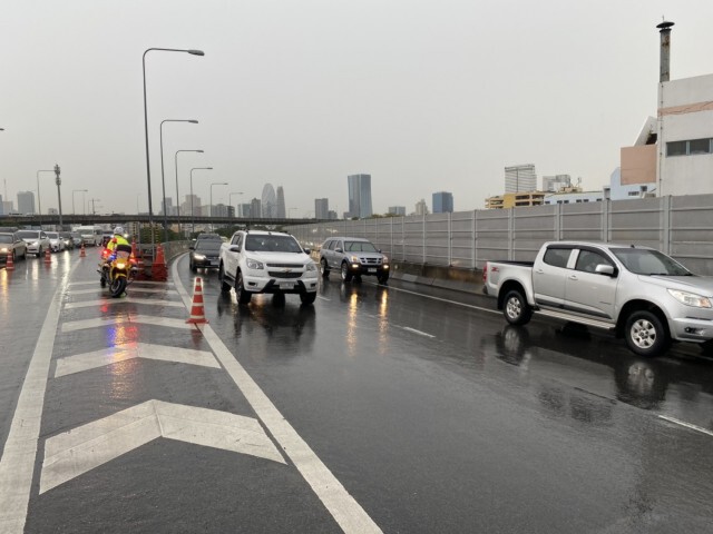 ฝนถล่ม กรุงเทพฯ อัมพาต! สั่ง จนท.เร่งบรรเทาการจราจร
