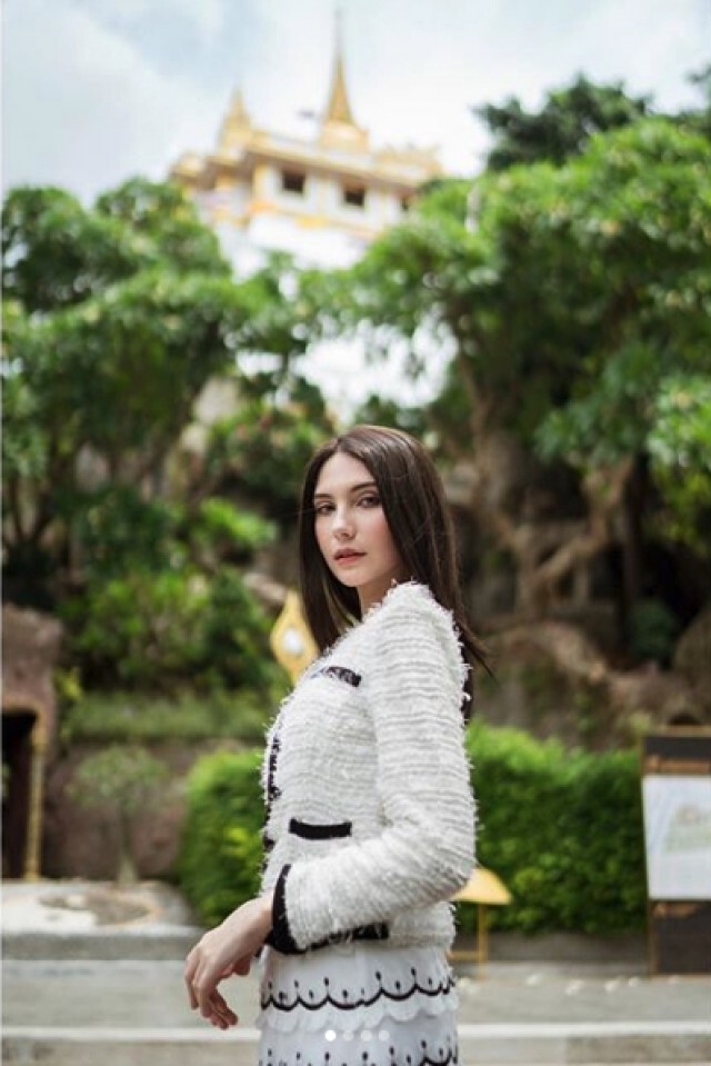 เพื่อนซาร่า แฉไมค์จัดฉากดราม่า ฟาดแรงดังในไทยสมใจพ่อพลาสติก จนซาร่าต้องเบรก