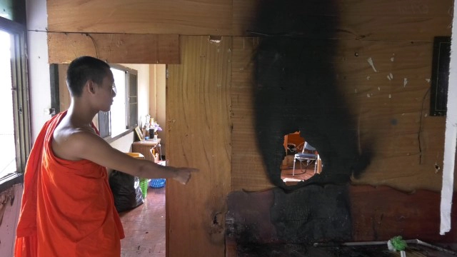 หนุ่มคลั่งบุกเผากุฏิ วัดฮ่องกอม่วงเช้ามืด