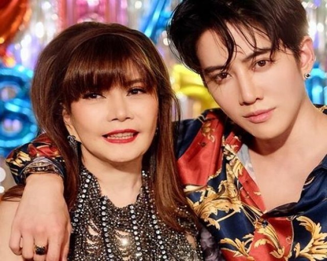 "แม่ตุ๊ก" เผยขายรถหรูที่ "ไมค์ พิรัชต์" เคยซื้อให้นำเงินคืนให้ลูก
