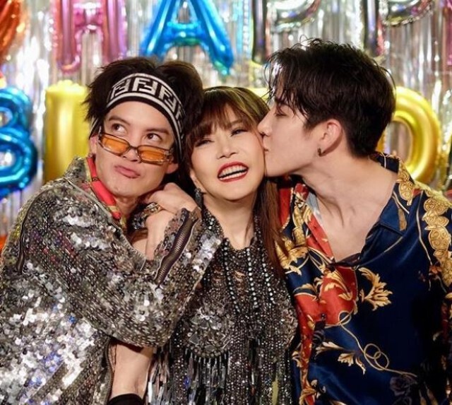 "แม่ตุ๊ก" เผยขายรถหรูที่ "ไมค์ พิรัชต์" เคยซื้อให้นำเงินคืนให้ลูก