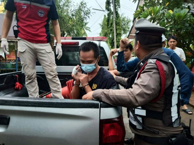 หนุ่มคลั่งบุกเผากุฏิ วัดฮ่องกอม่วงเช้ามืด