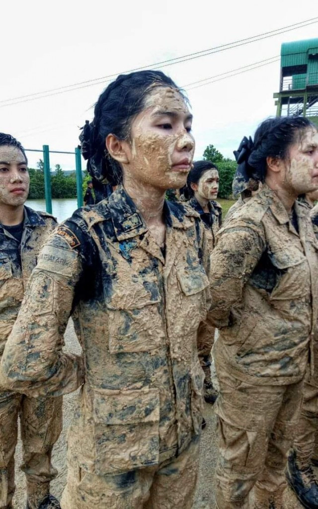 หญิงไทยแห่สมัครทหารพรานชายแดนใต้