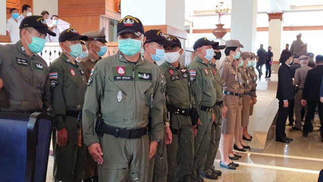 "ลุงตู่"ลงพื้นทีแก้หมอกควันไฟป่า-ห่วงลูกหลานหมดอนาคต