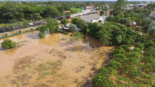 ฝนถล่มเชียงใหม่-วัดต้นเกว๋นจมบาดาล