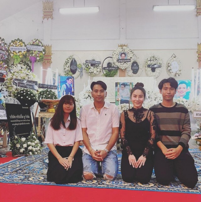ซูมกันชัดๆ ลือสนั่นวงการ วิญญาณ" โรเบิร์ต สายควัน" เฮี้ยนโผล่ขอร่วมเฟรมครอบครัว"บอล เชิญยิ้ม"