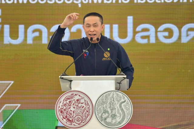 คมนาคมตั้งเป้าใช้ยางพารา 1 ล้านตัน ปรับปรุงถนนทั่วประเทศ