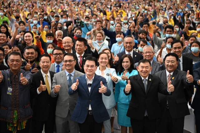 พาณิชย์เดินหน้าประกันรายได้เกษตรกรปลูกยาง ข้าว มันสำปะหลัง ปาล์มน้ำมัน ข้าวโพดเลี้ยงสัตว์