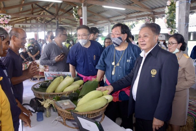 มหกรรมเปิดบ้านสุรินทร์ เพิ่มช่องทางการตลาดให้กับผู้ผลิต ผู้ประกอบการ OTOP