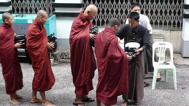 พระสงฆ์พม่าติดเชื้อโควิด-19 กองทัพต้องเข้าช่วยรับมือผู้ป่วย