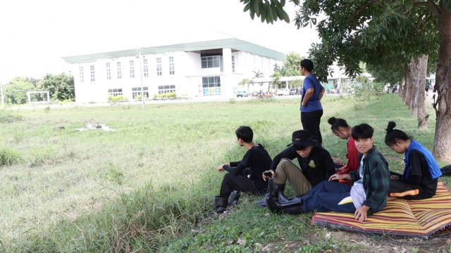 เรียนรู้นอกห้องเรียน ดูแลฝูงควายพระราชทาน