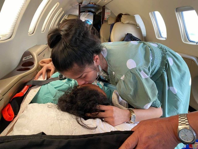 สาวหมอลำท้องใกล้คลอด ตัดสินใจเช่าเหมาลำเครื่องบิน ส่งแม่ป่วยอาการหนัก บินด่วนเข้ารักษาที่กทม.