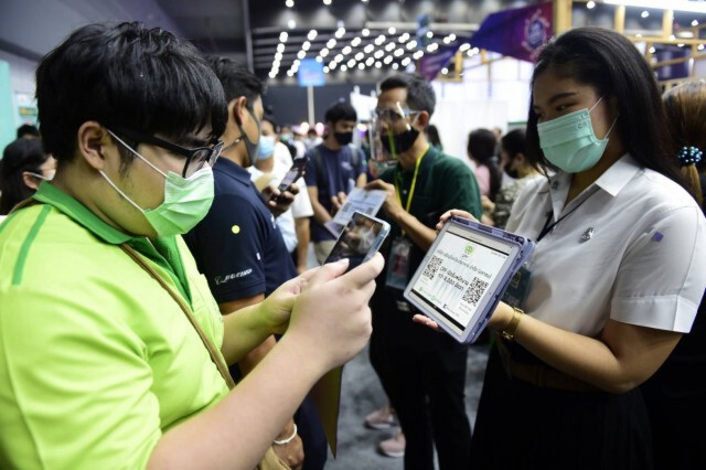 นายกฯ เยี่ยมบูธ ซีพีเอฟรับงานกว่า 8,000 อัตราที่ Job Expo Thailand 2020