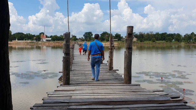 สะพานไม้ข้ามบึงเก็บน้ำ จุดเช็คอินแห่งใหม่แก้งสนามนาง