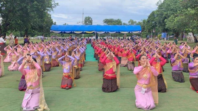หลานสาวย่าโมร่วมใจรำบวงสรวงเชิดชูวีรกรรมปกป้องเมืองโคราช