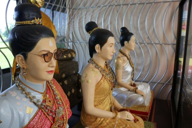 มาตามนัดส่องขันน้ำมนต์ หาตัวเลข "แม่แก้วเรือนทอง"