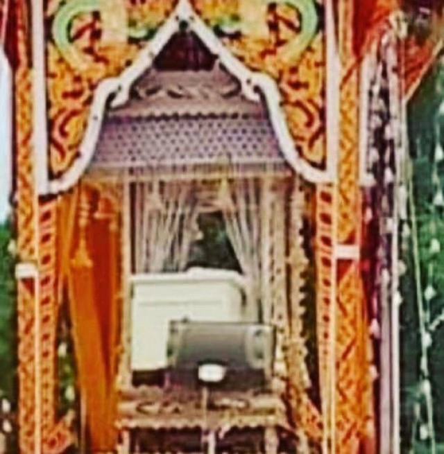 ขนลุก บอล เชิญยิ้ม เผยภาพเงาปริศนาบนเมรุเผาโรเบิร์ตถามใช่พี่ไหม