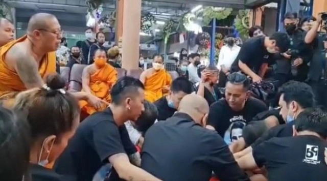 'น้าค่อม'โพสต์คลิป สุดจะกลั้น