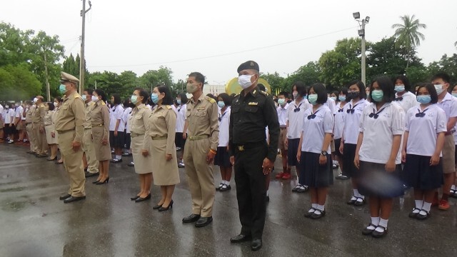 ชาวพิษณุโลกร่วมร้องเพลงชาติ-วันพระราชทานธงชาติไทย