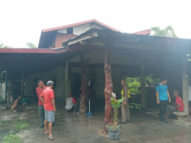 หนุ่มคลั่งหลอนจุดไฟเผาบ้านหวิดคลอกตัวเองดับ